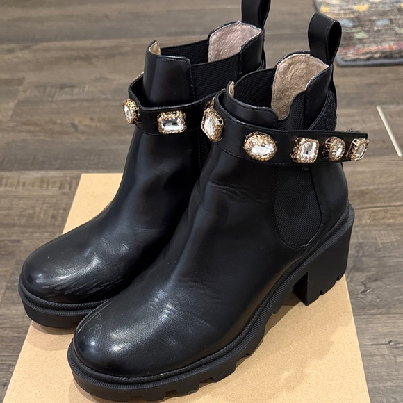 Steve Madden Amulet Black Embellished Ankle Boots - Picture 3 of 5